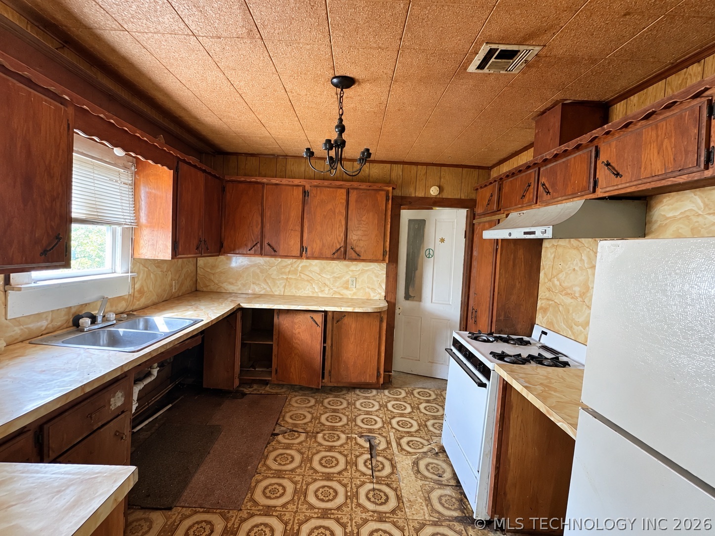 523 S Broadway Holdenville OK 74848