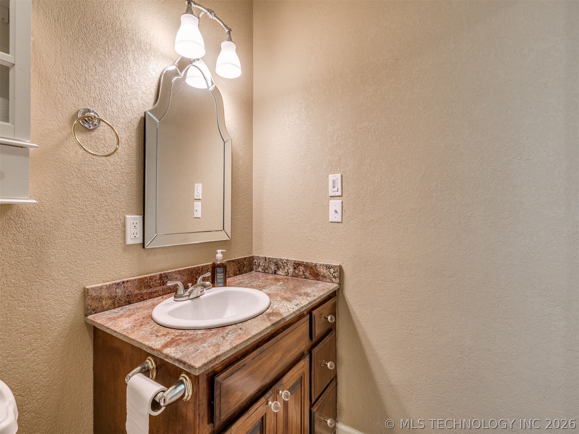 332 E Highland Avenue Eufaula OK 74432