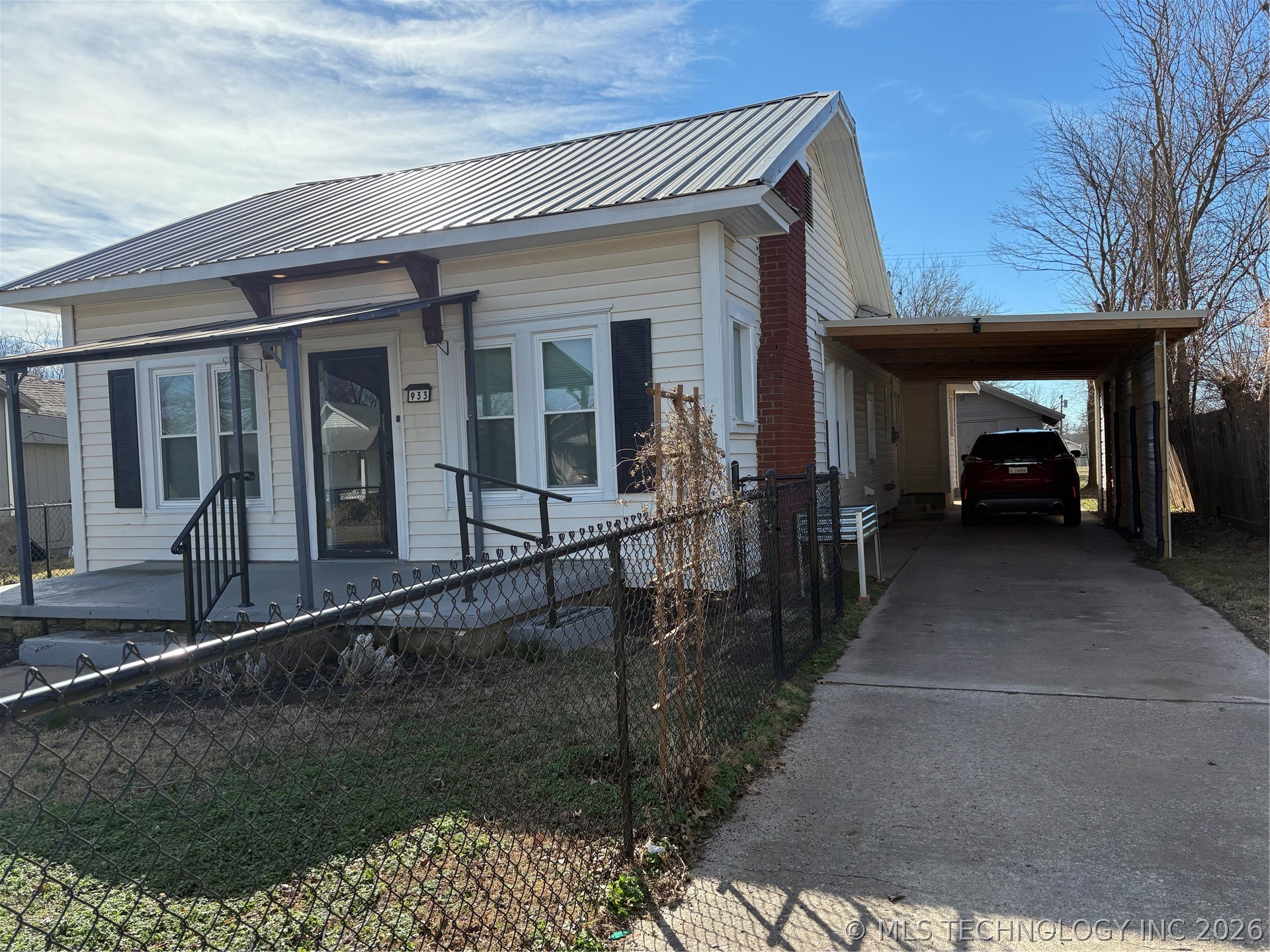 933 E Maple Street Cushing OK 74023