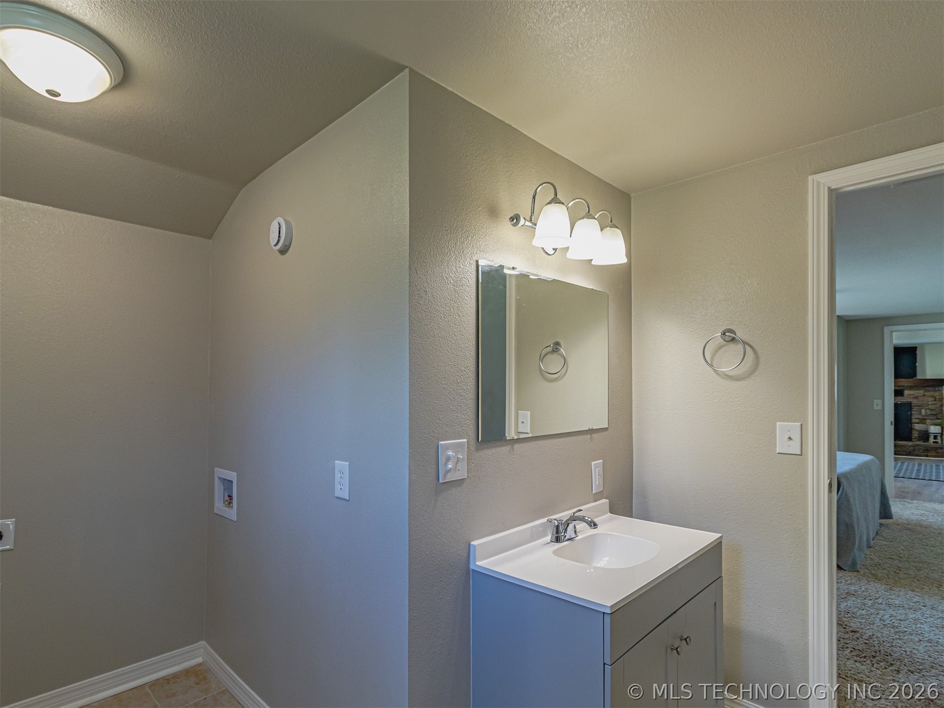 20045 County Road 502 Colcord OK 74338