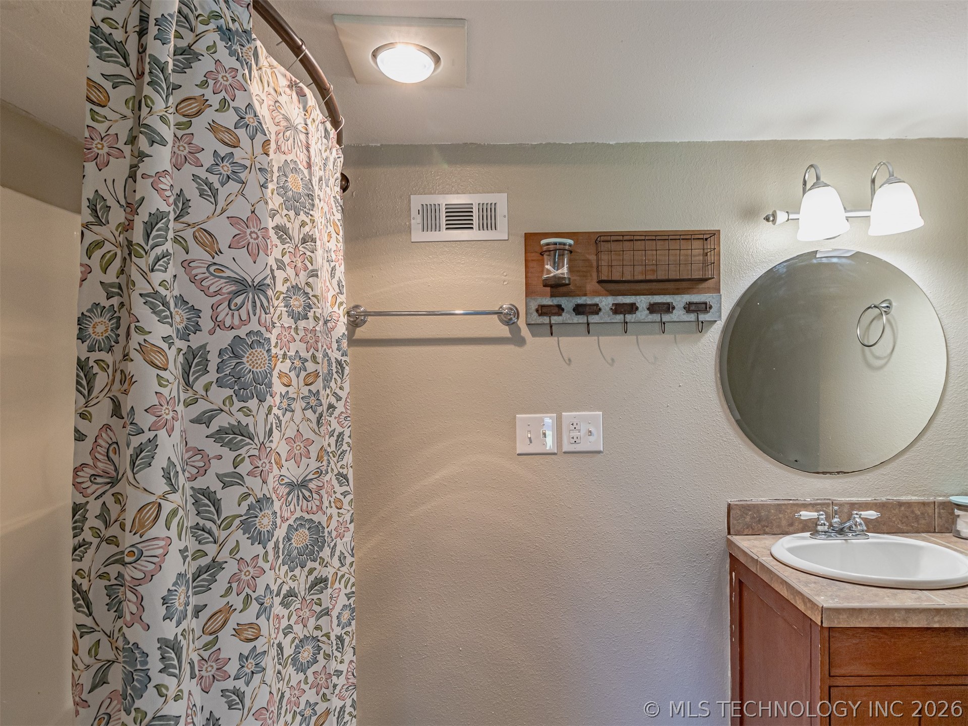 20045 County Road 502 Colcord OK 74338