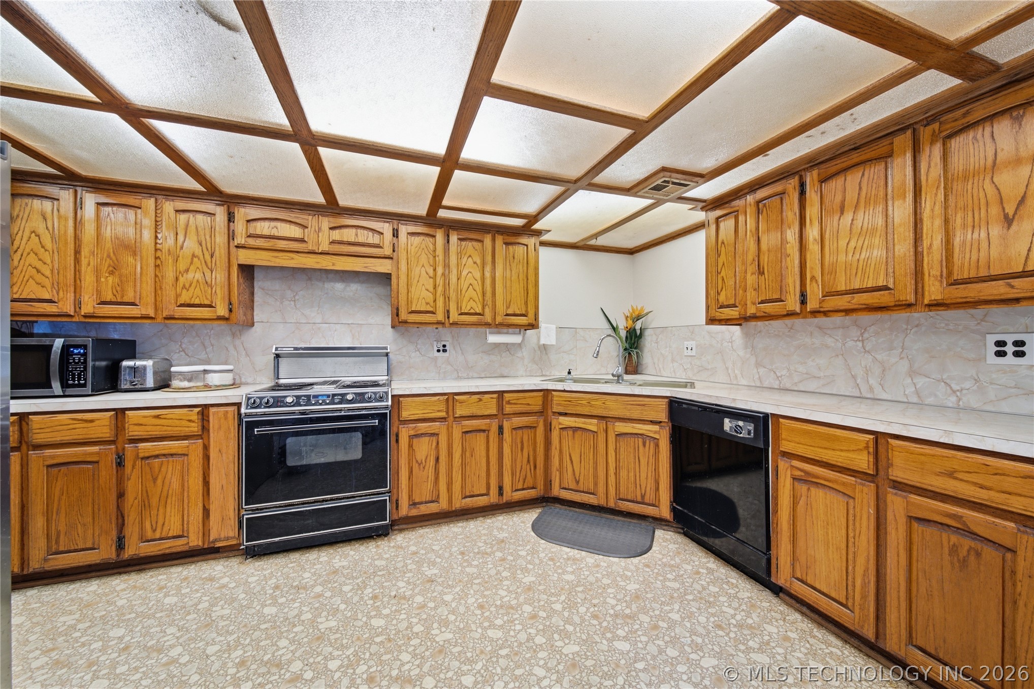 13037 E 590 Road Locust Grove OK 74352