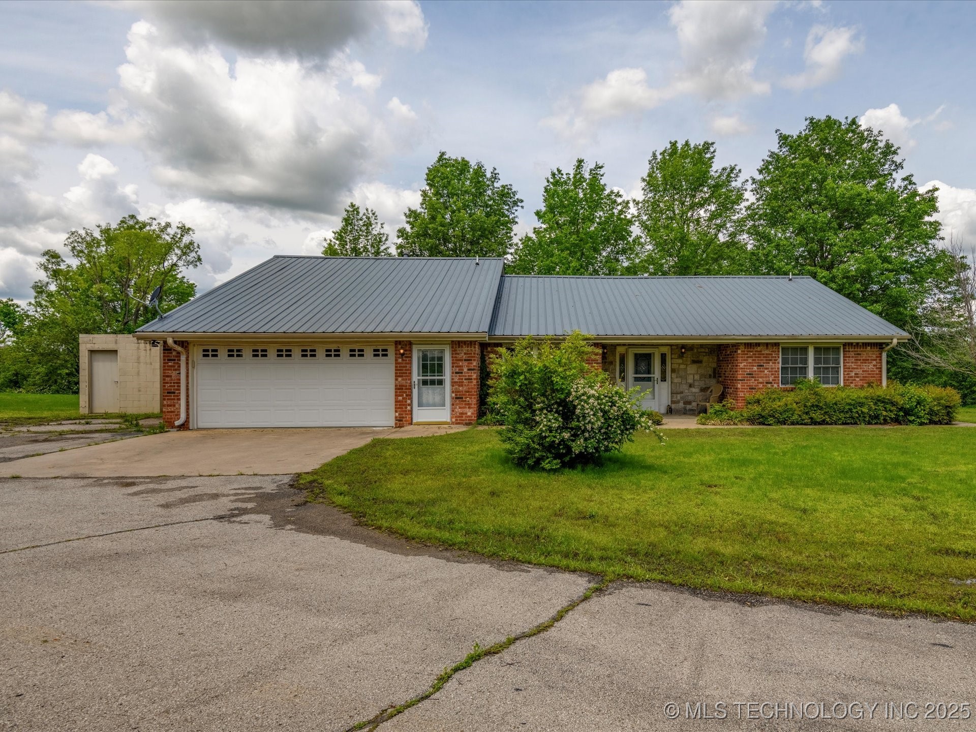300 Keeler Street Ramona OK 74061