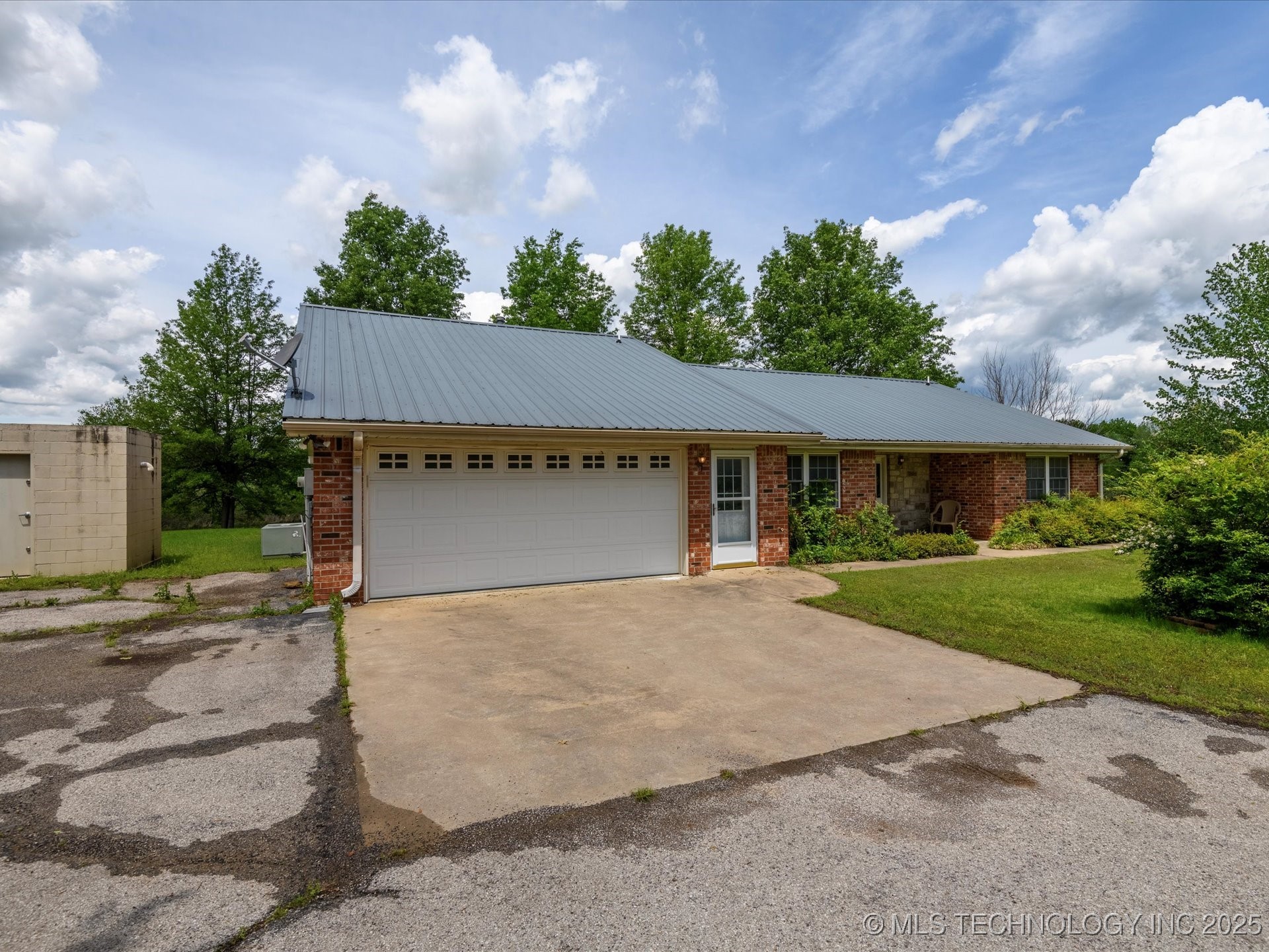 300 Keeler Street Ramona OK 74061