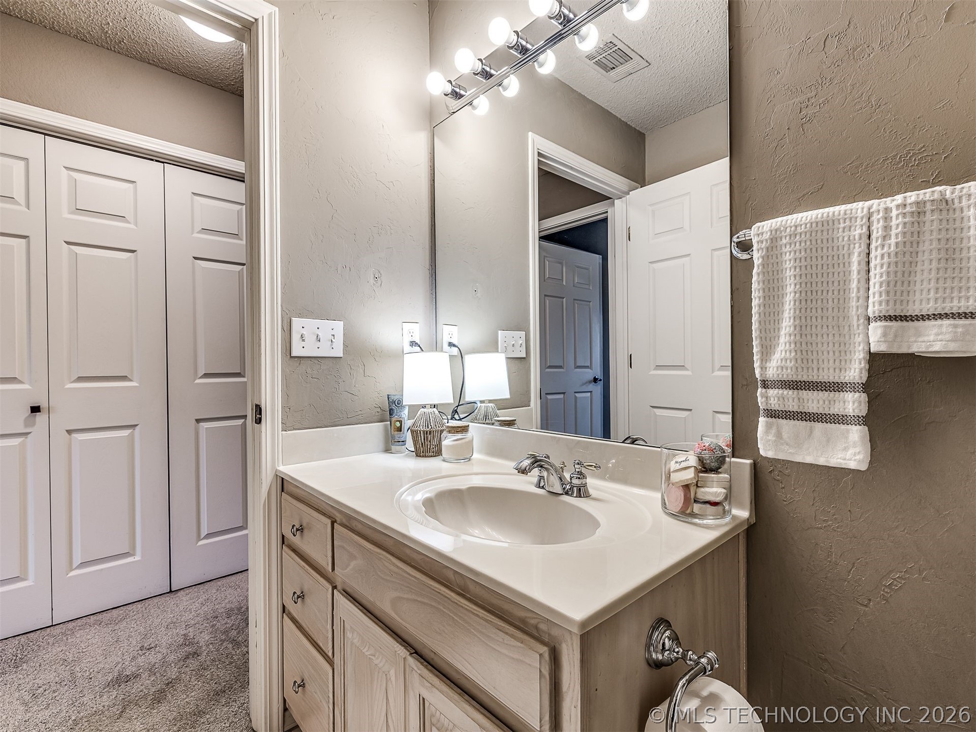 8212 S 84th Eastavenue Tulsa OK 74133