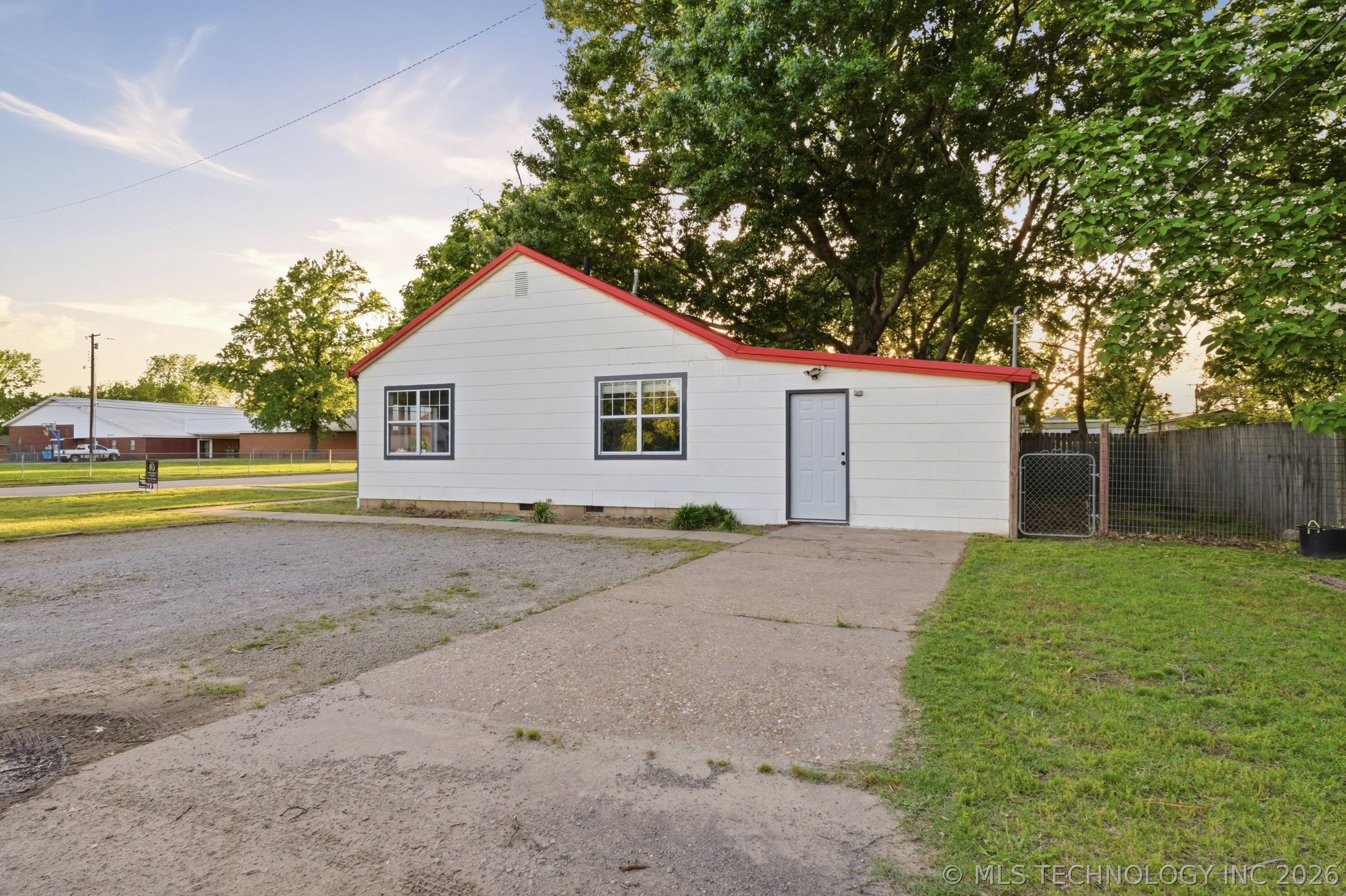 320 E Gentry Avenue Checotah OK 74426