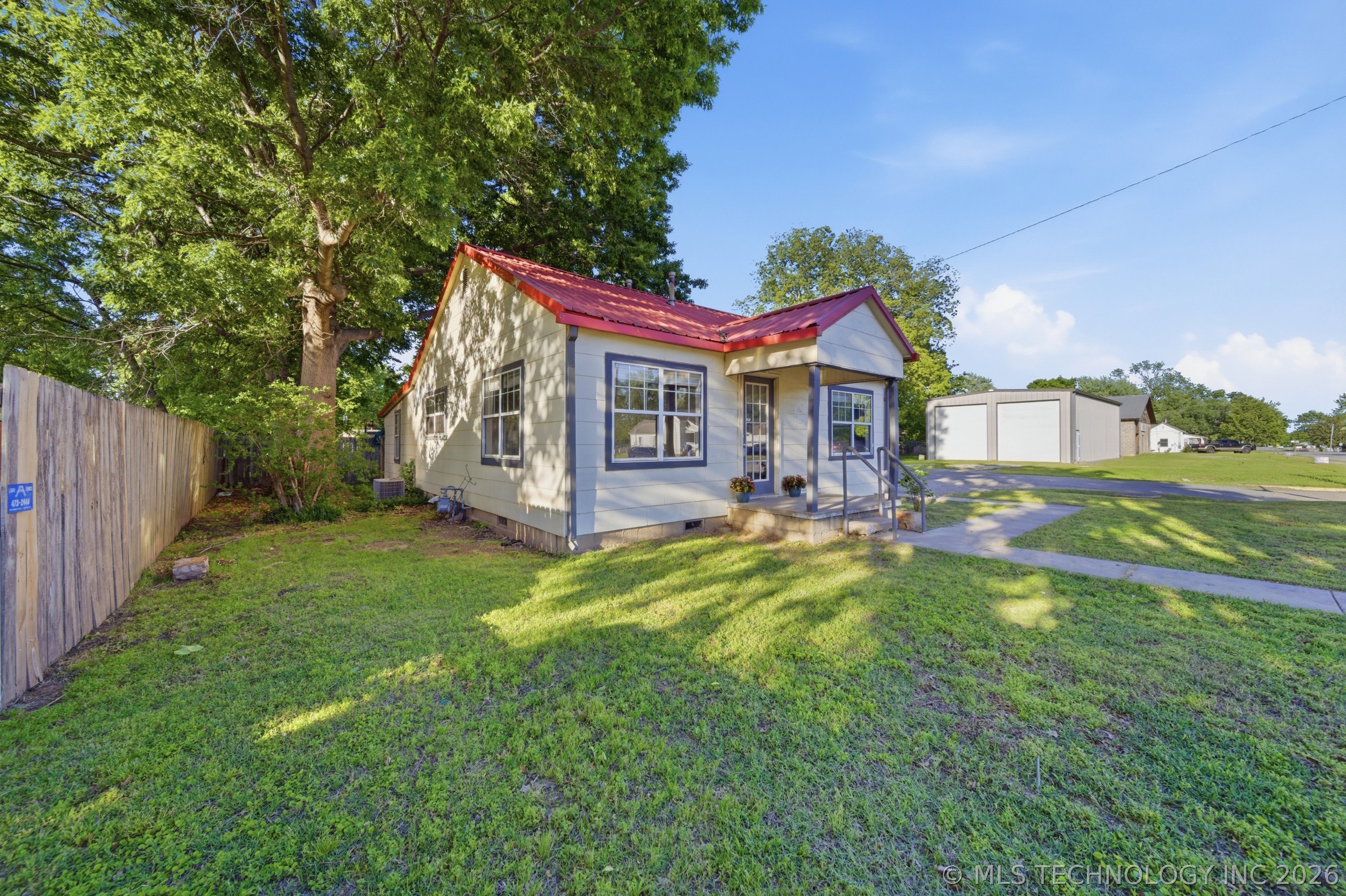320 E Gentry Avenue Checotah OK 74426