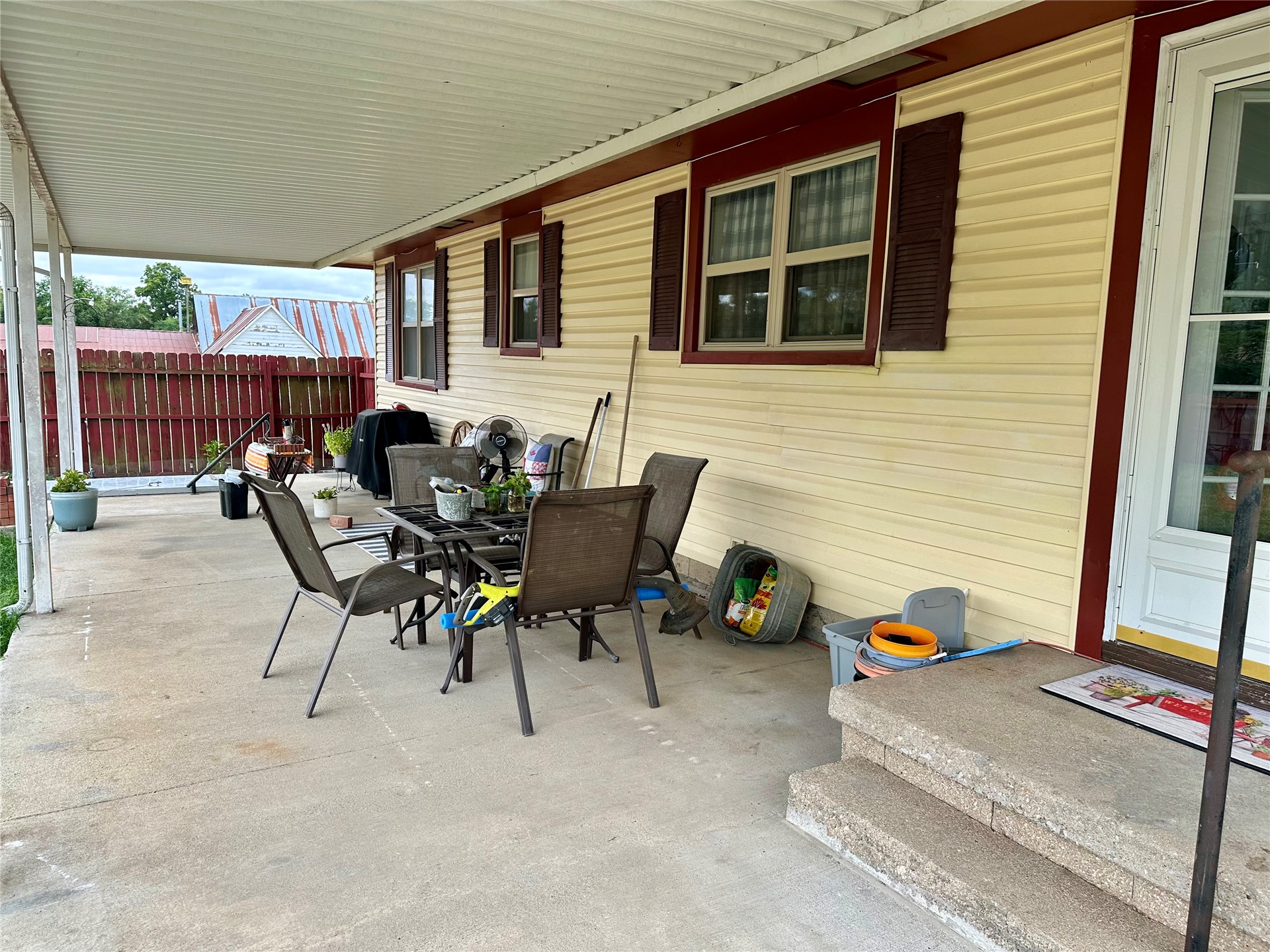 131 S Hyden Avenue Stratford OK 74872