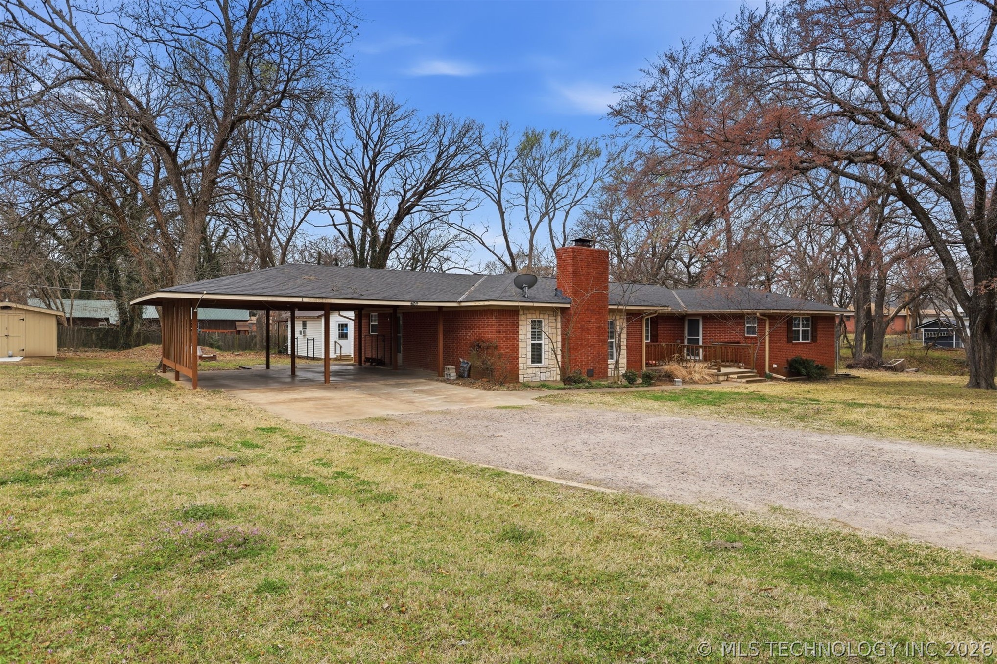 604 E 22nd Street Tishomingo OK 73460