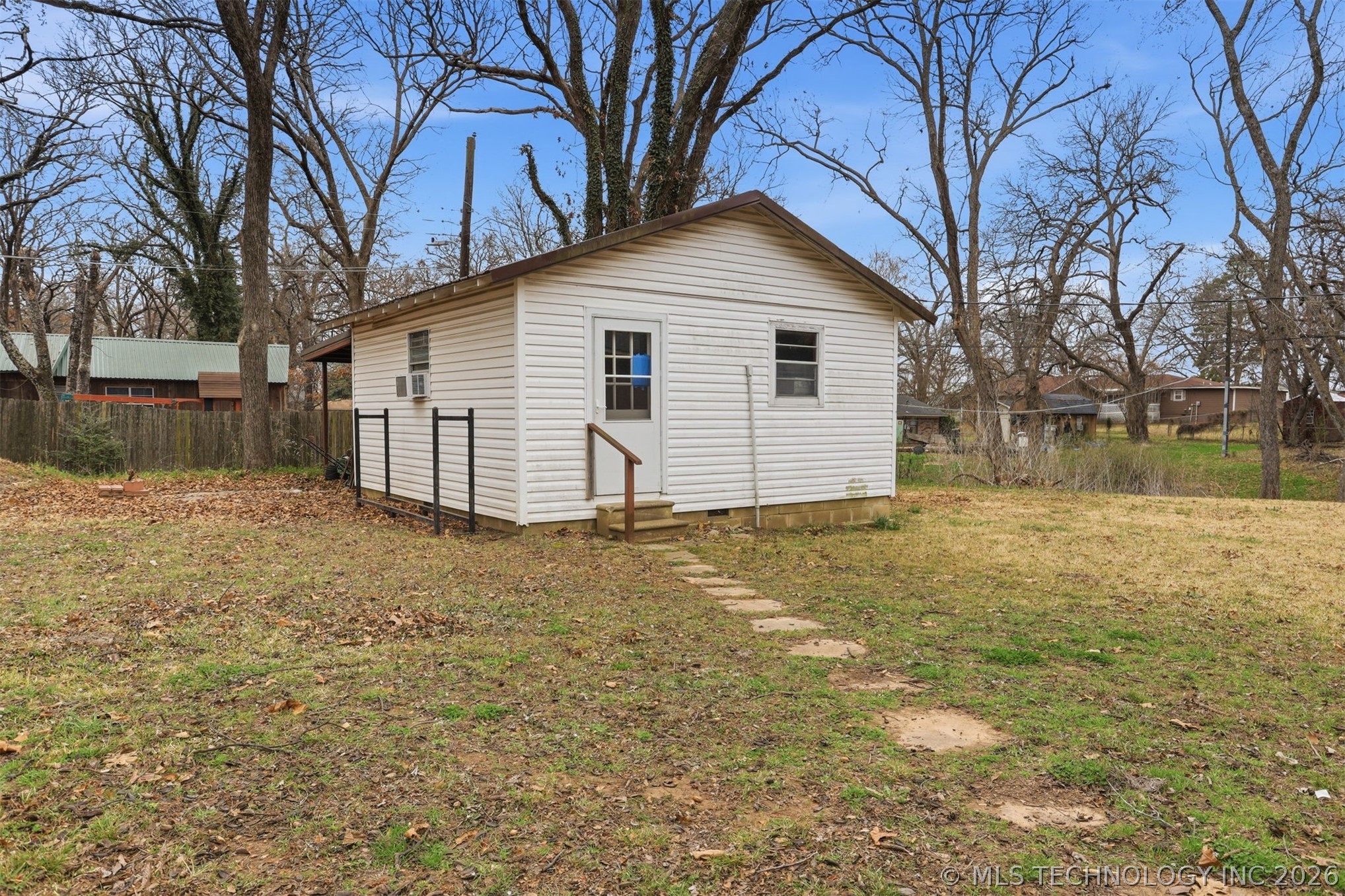 604 E 22nd Street Tishomingo OK 73460