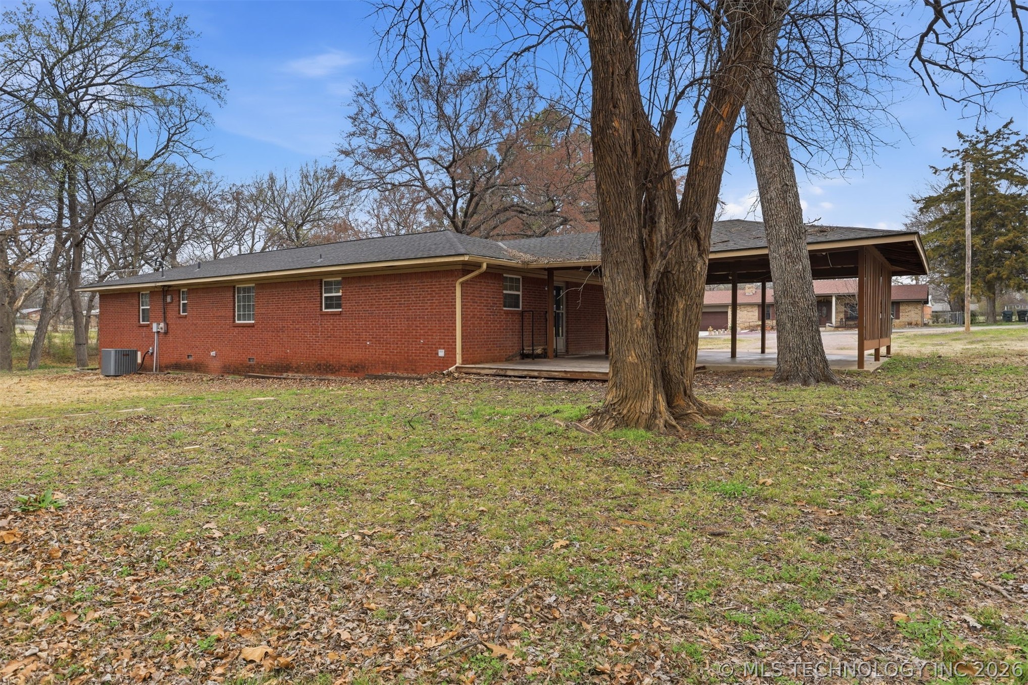 604 E 22nd Street Tishomingo OK 73460
