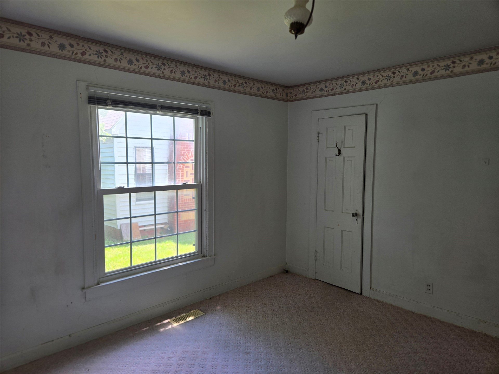 628 W Tahlequah Vinita OK 74301