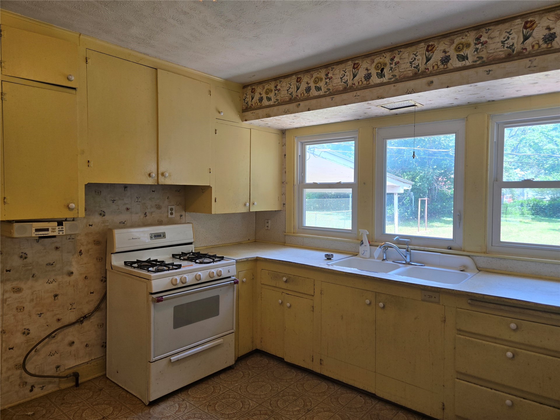 628 W Tahlequah Vinita OK 74301