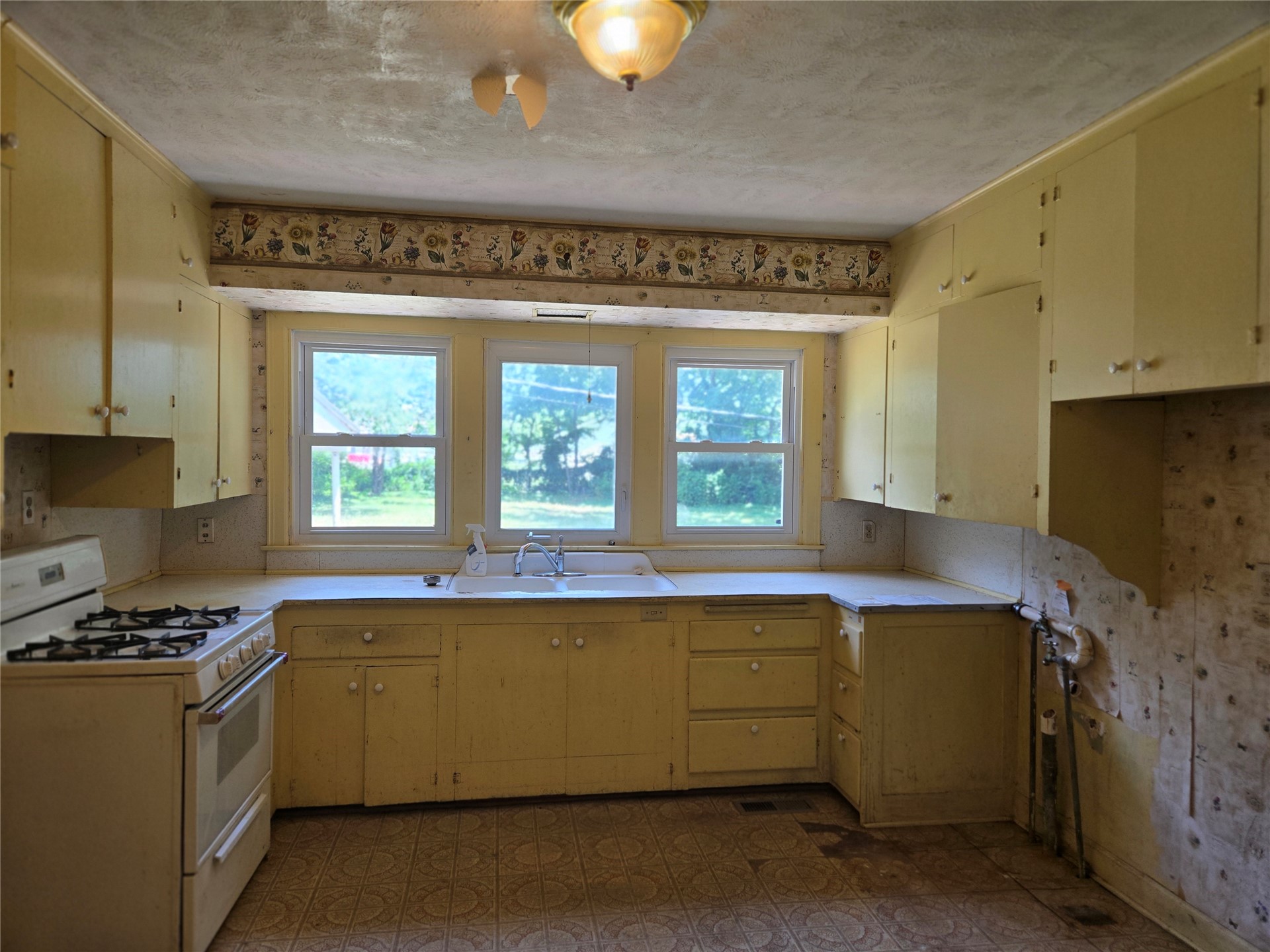 628 W Tahlequah Vinita OK 74301