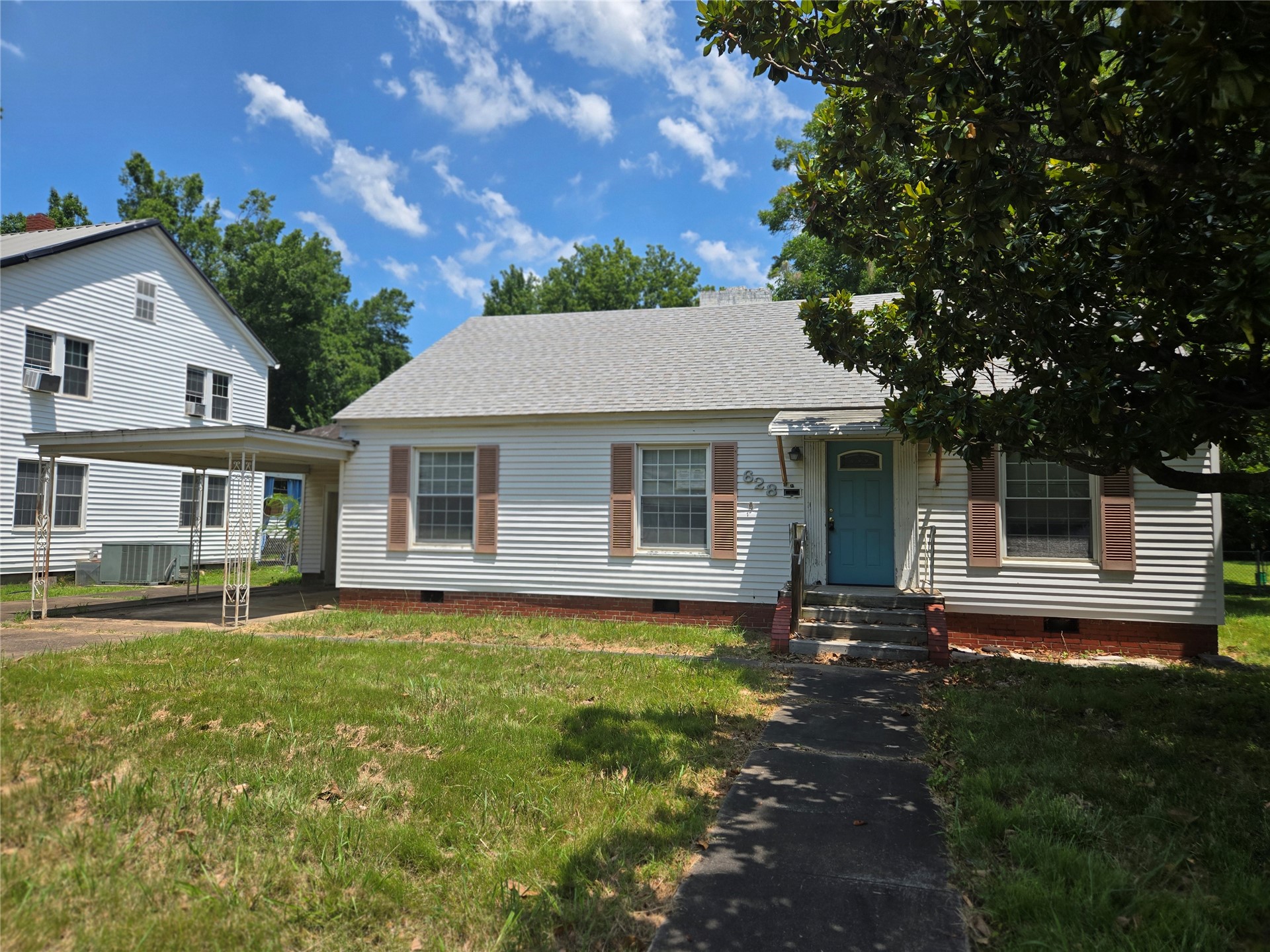 628 W Tahlequah Vinita OK 74301