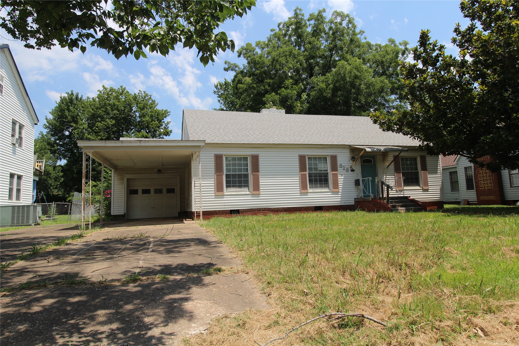628 W Tahlequah Vinita OK 74301