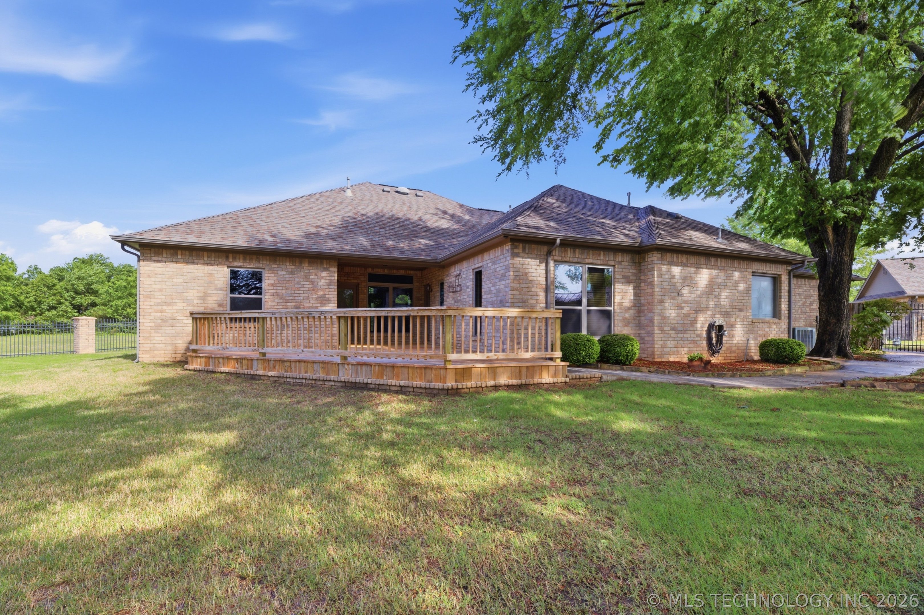 102 Cambridge Road Fort Gibson OK 74434