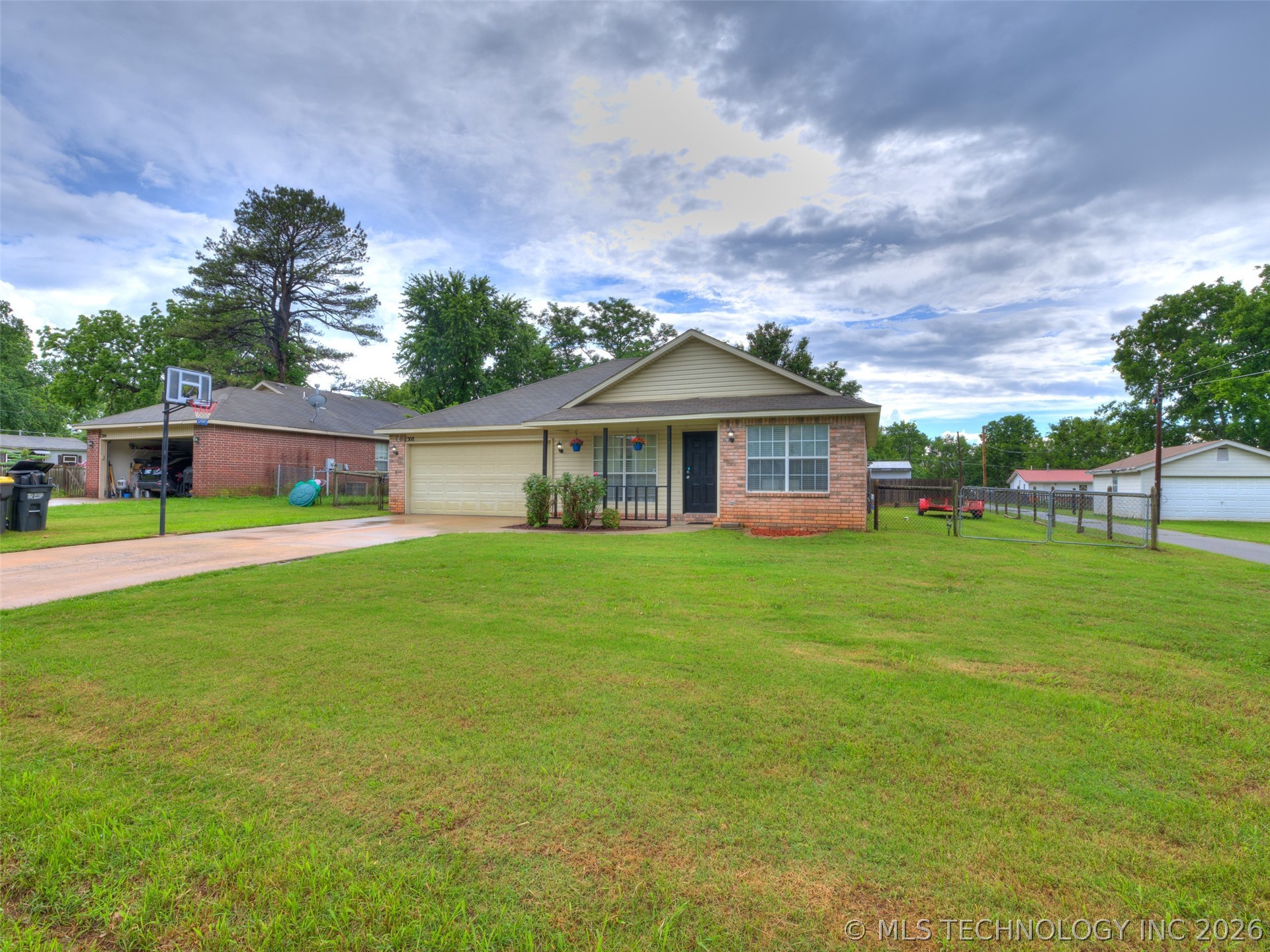 308 N Bristow Avenue Coweta OK 74429
