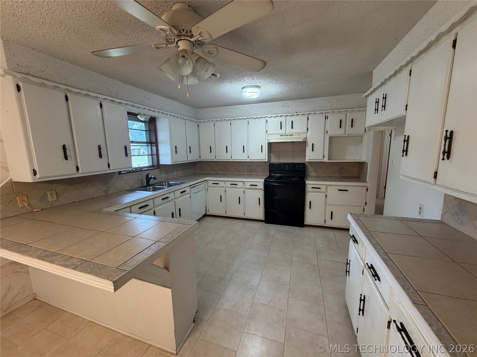 1303 Twin Lakes Madill OK 73446