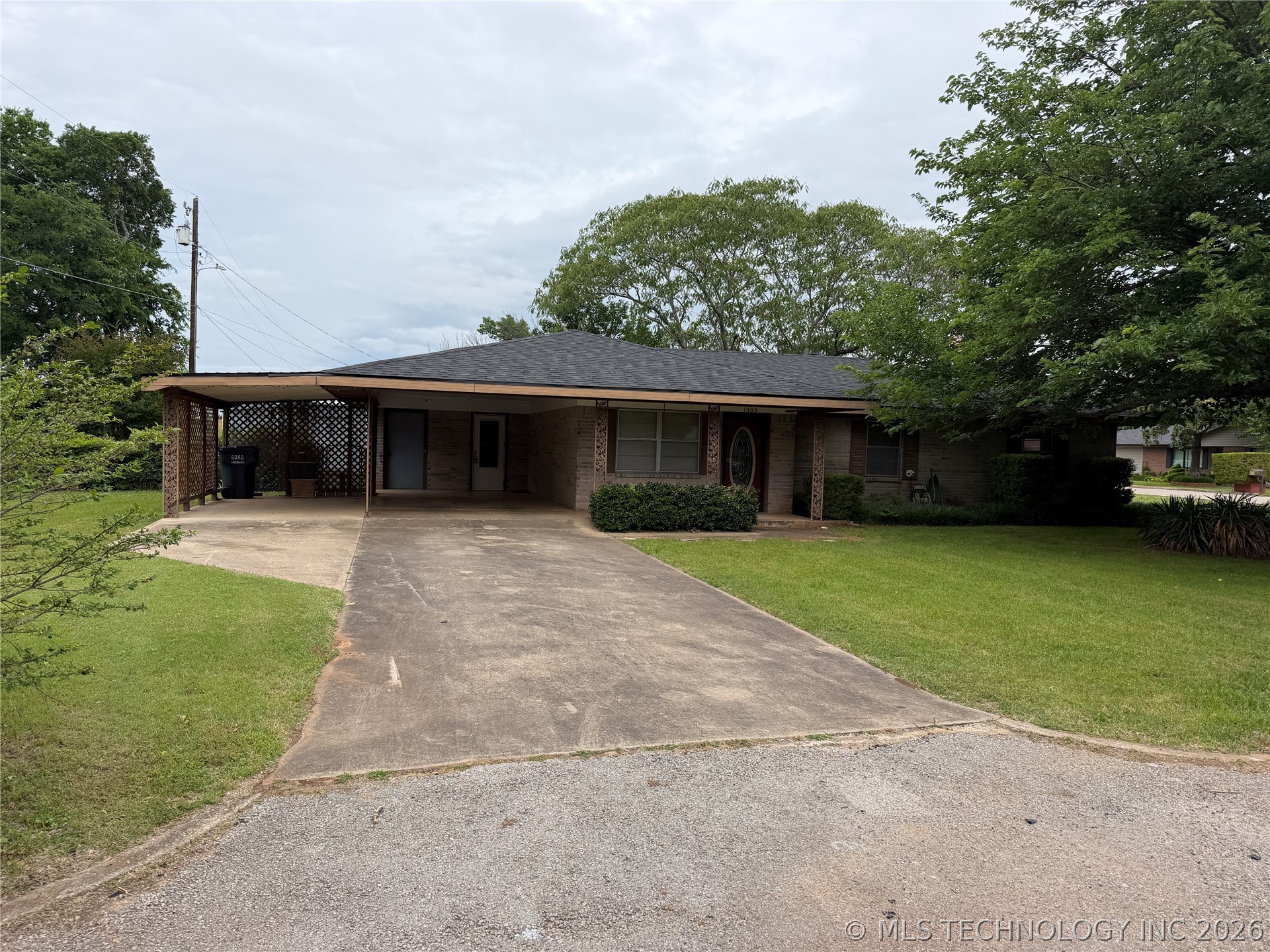 1303 Twin Lakes Madill OK 73446