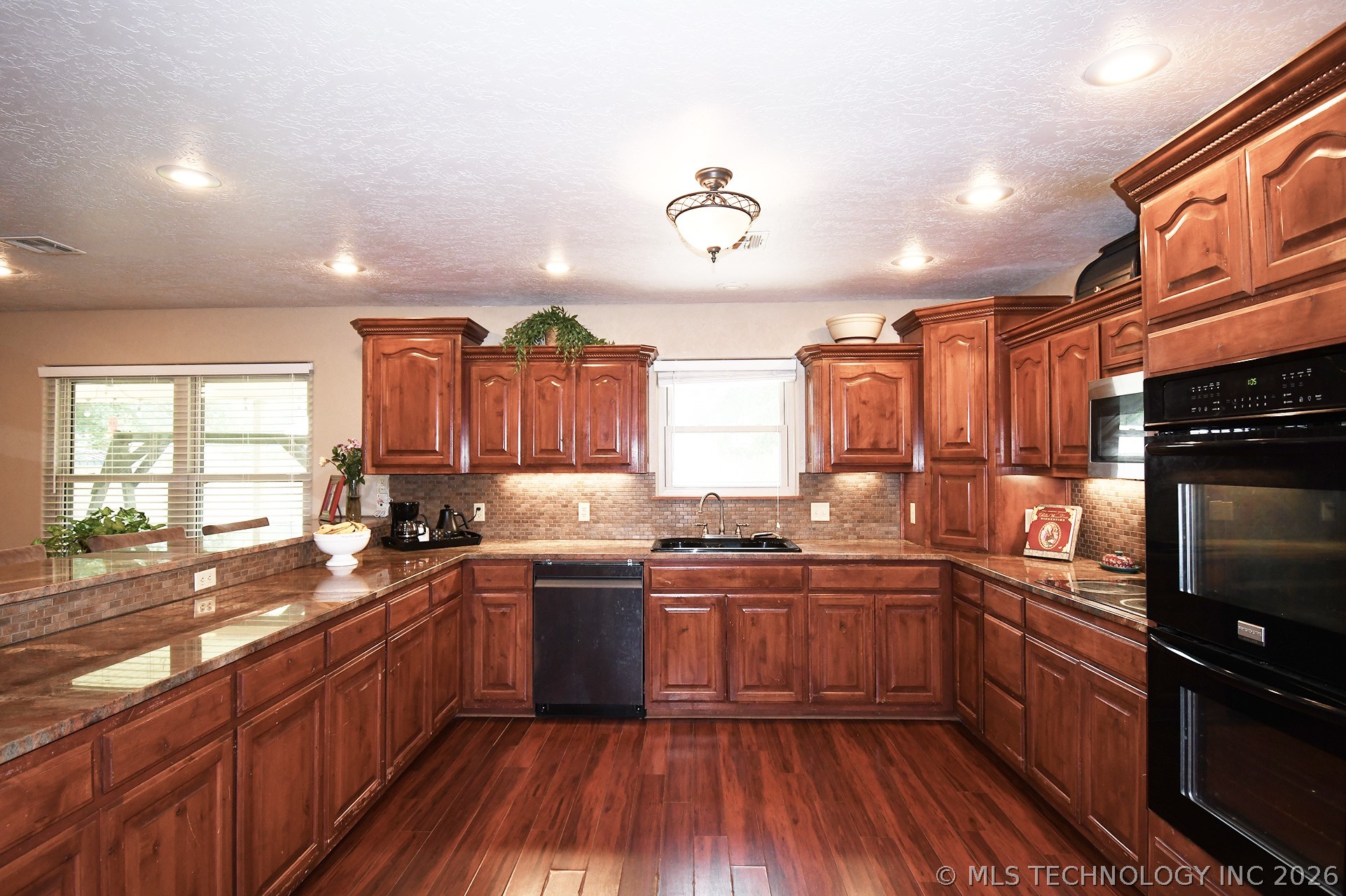 1508 N 3rd Avenue Warner OK 74469
