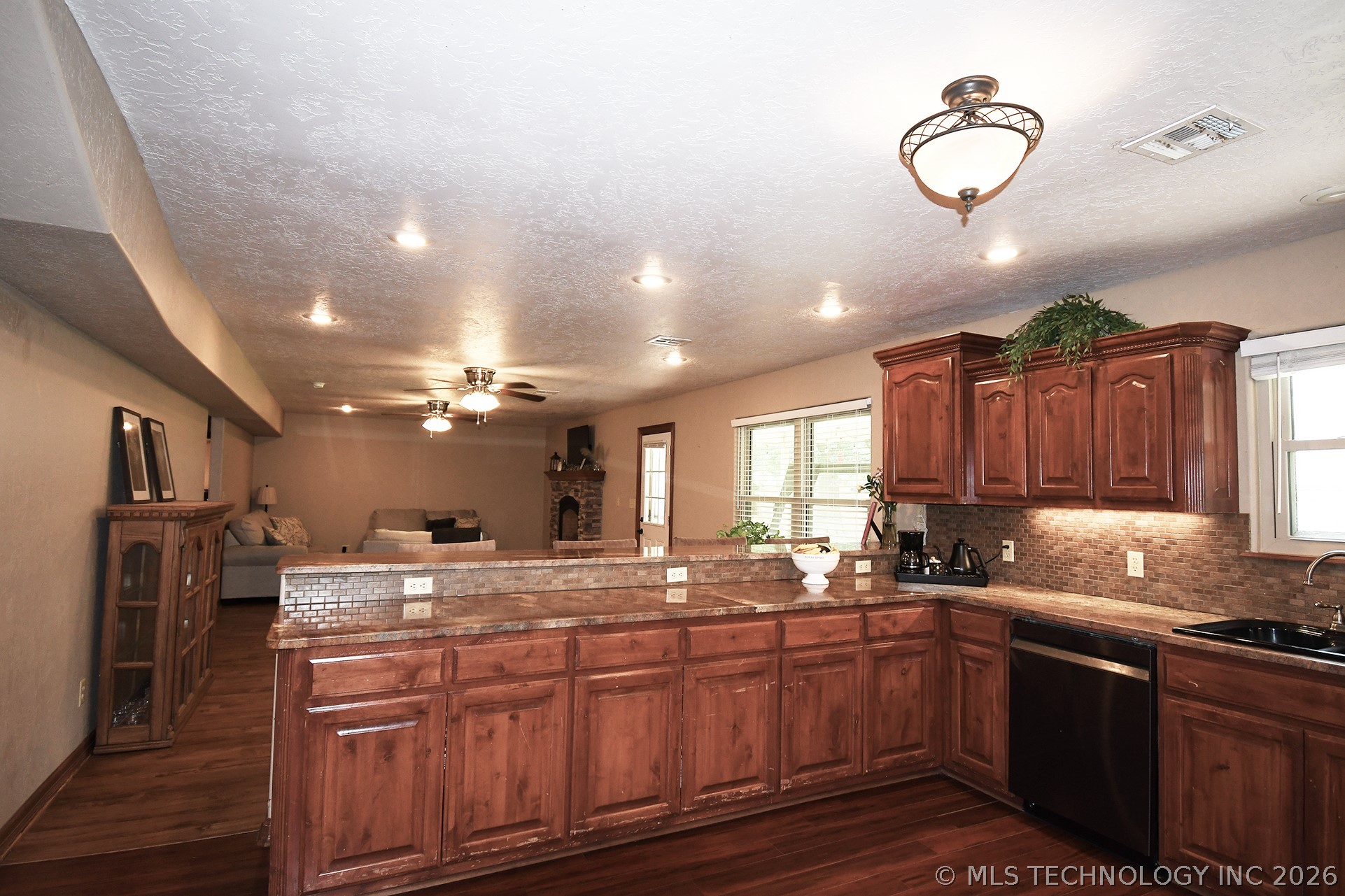 1508 N 3rd Avenue Warner OK 74469