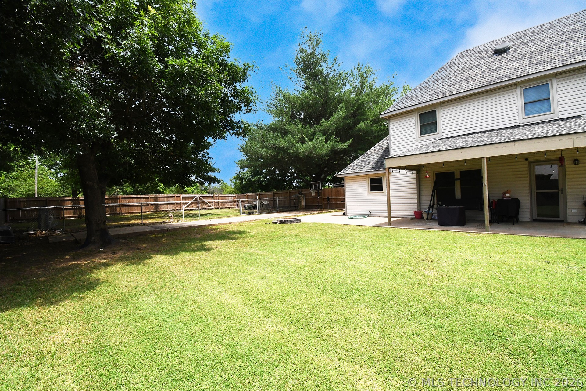 1508 N 3rd Avenue Warner OK 74469