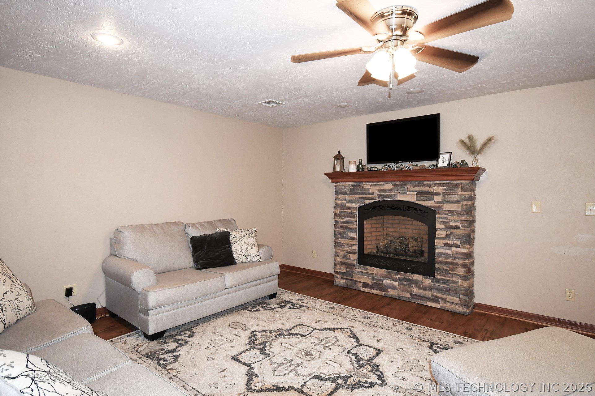 1508 N 3rd Avenue Warner OK 74469