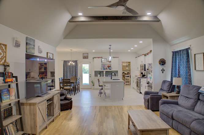 2420 W King Lane Claremore OK 74019
