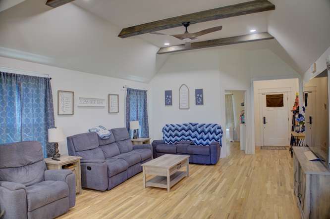 2420 W King Lane Claremore OK 74019