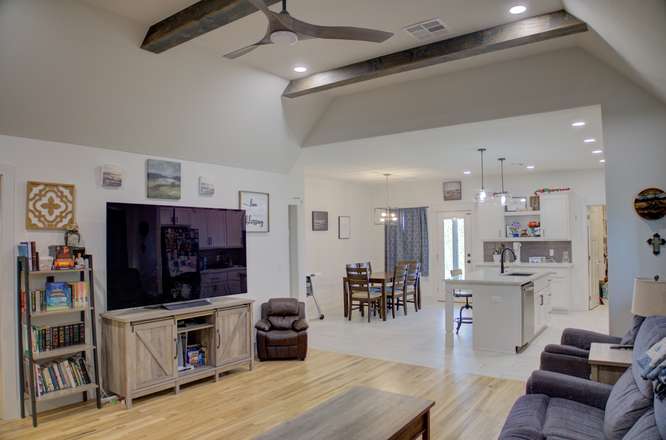 2420 W King Lane Claremore OK 74019