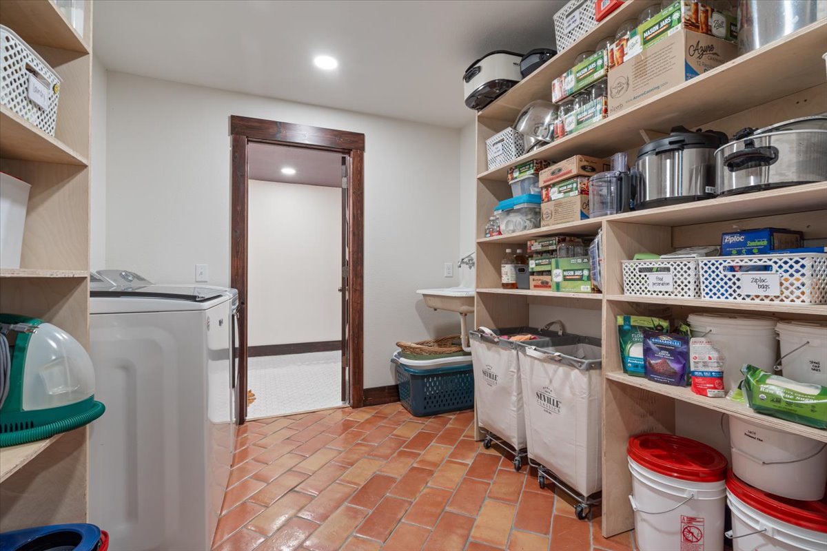 14282 E 530 Road Colcord OK 74338