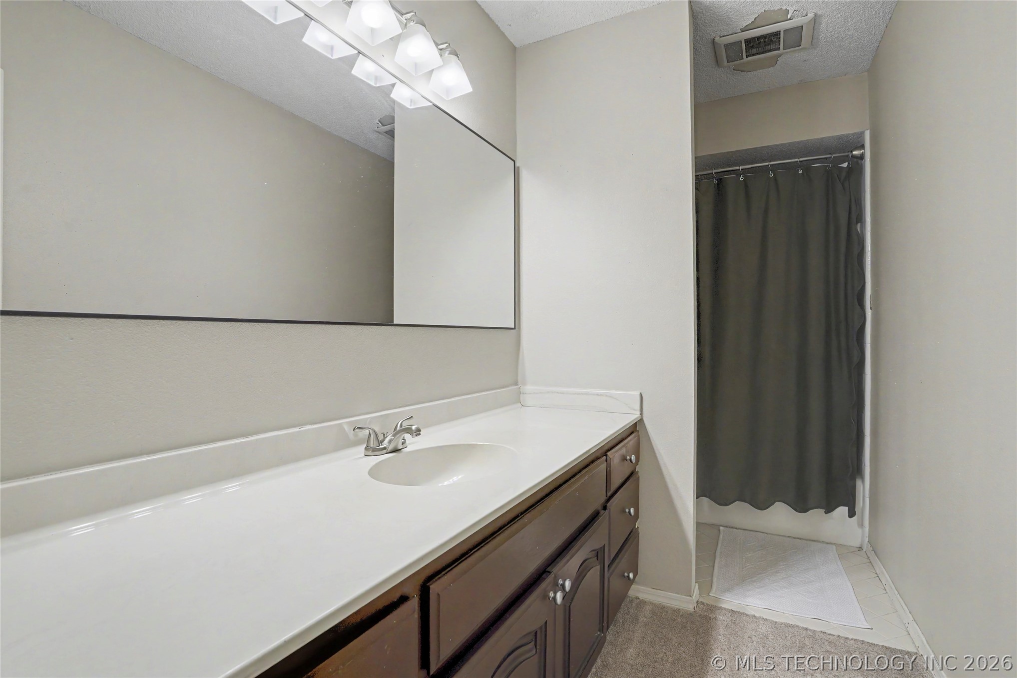 5733 E 97th Place Tulsa OK 74137