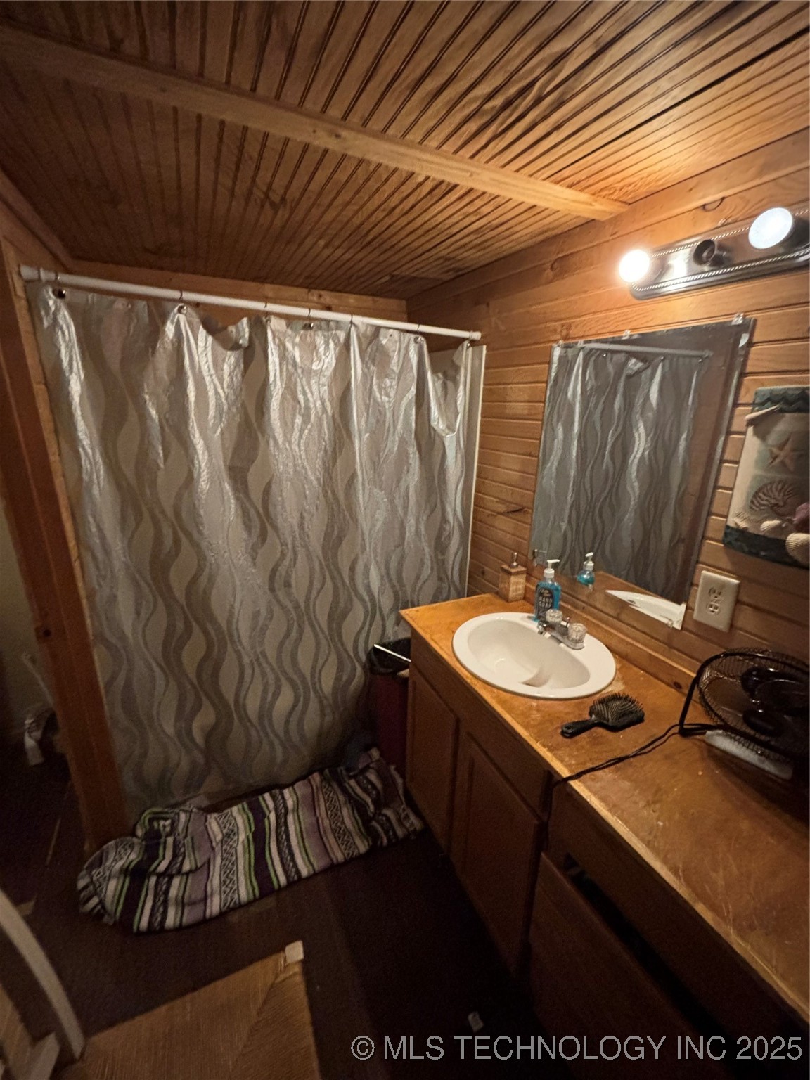 527 SW 2nd Street Adair OK 74330