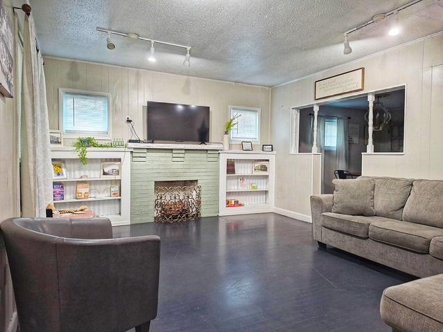 500 N Hinckley Street Holdenville OK 74848