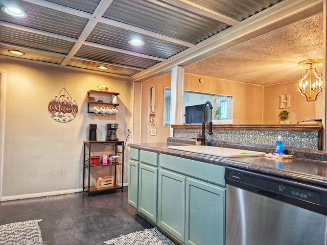 500 N Hinckley Street Holdenville OK 74848