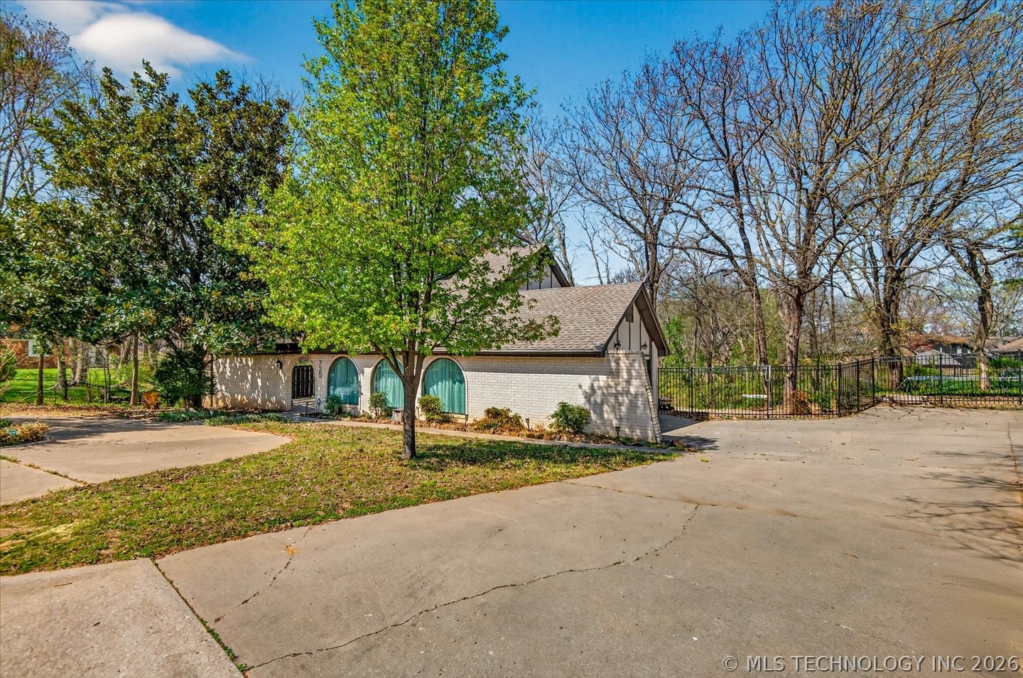 725 Kenwood Drive Bartlesville OK 74006