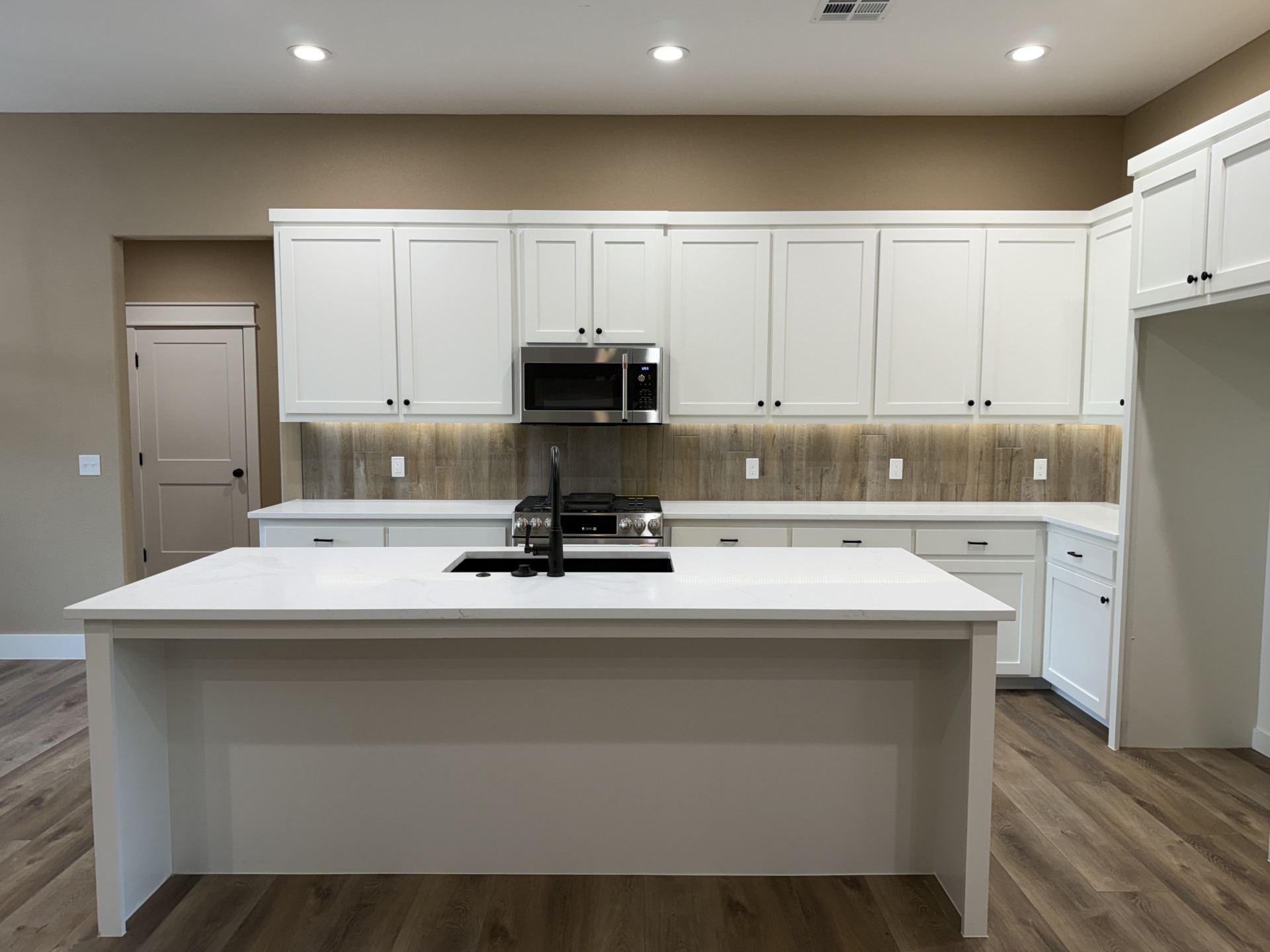 33 Wilderness Road N Calera OK 74730