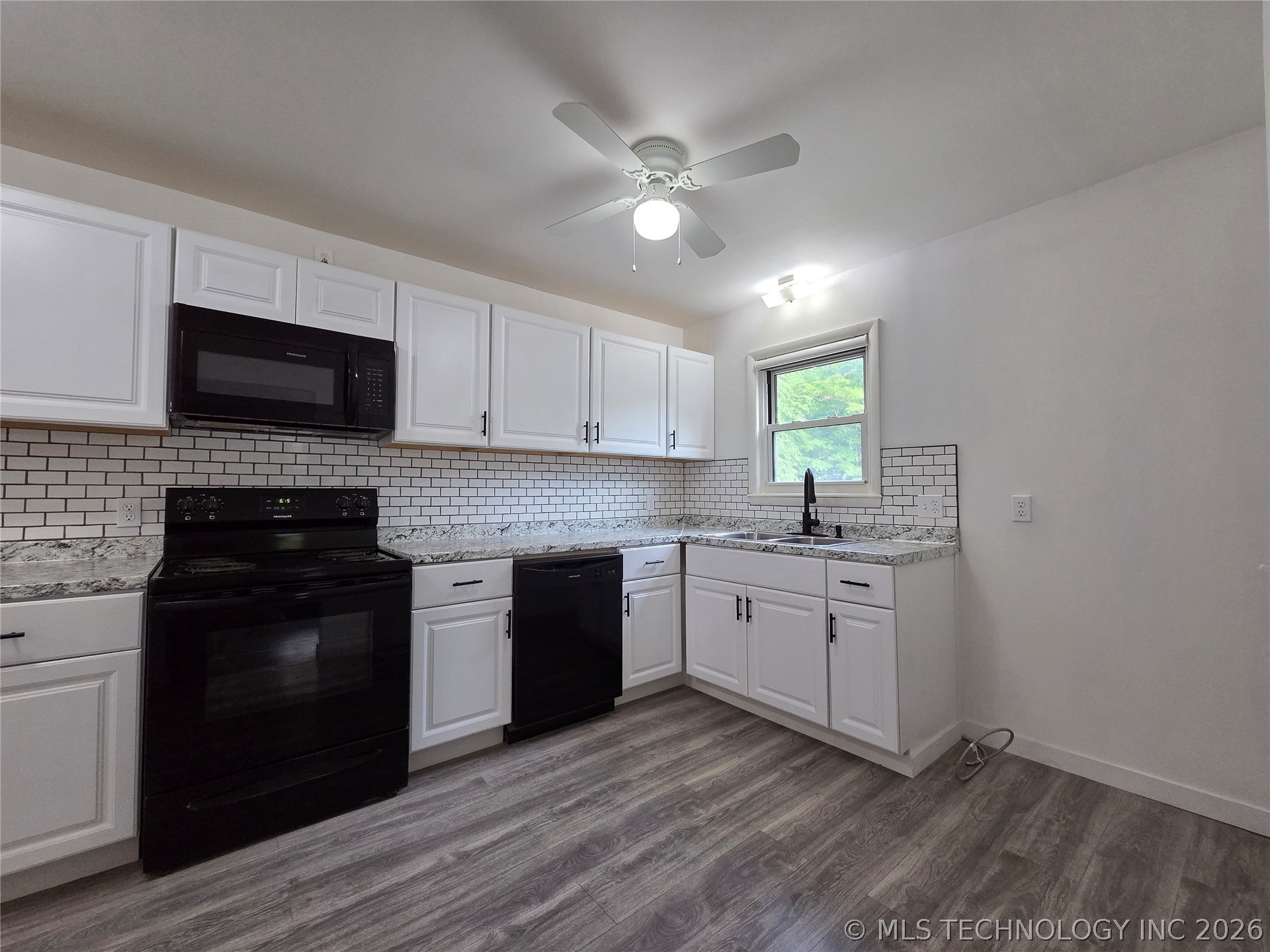 216 N Pine Street Oologah OK 74053