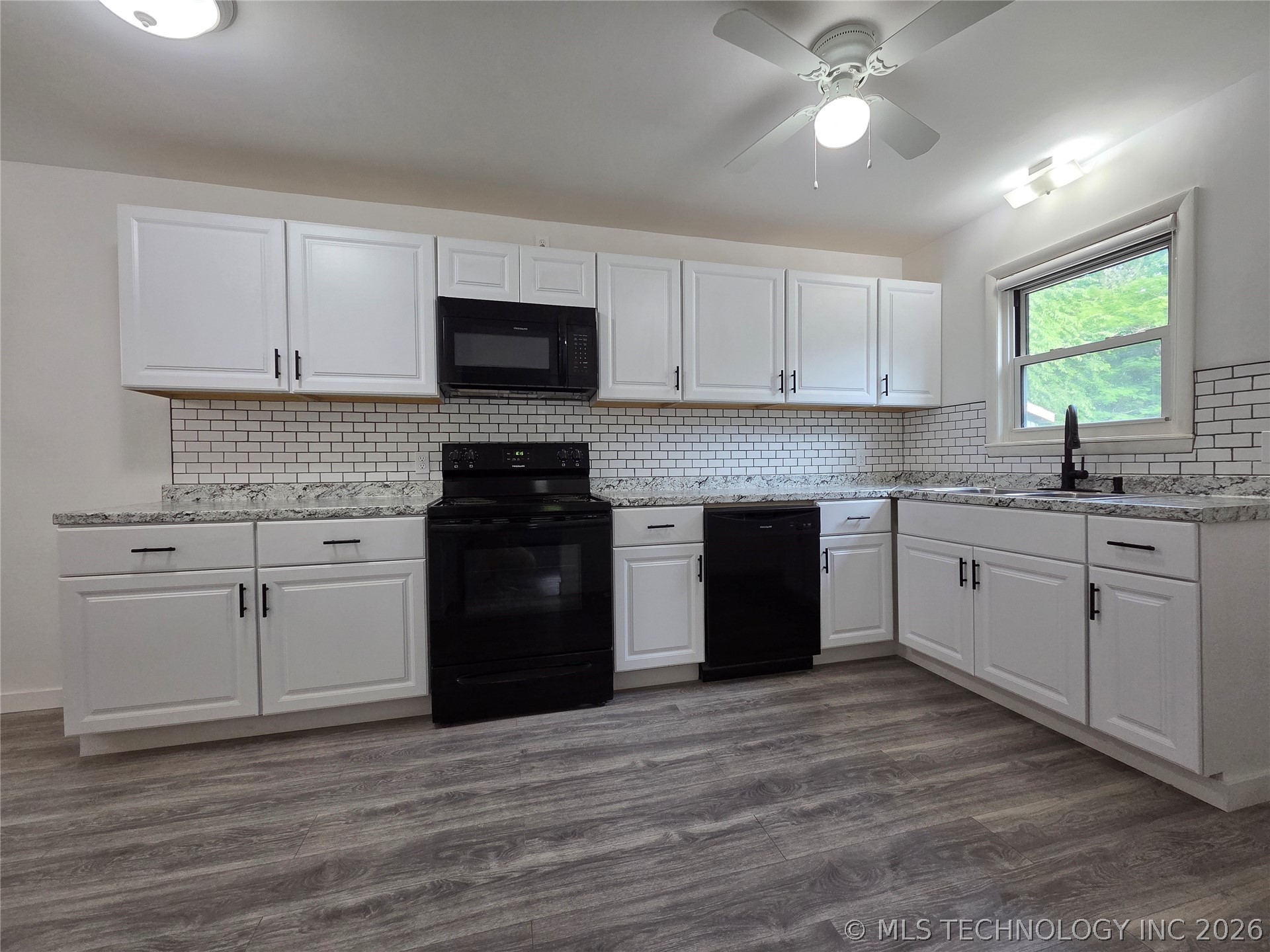 216 N Pine Street Oologah OK 74053