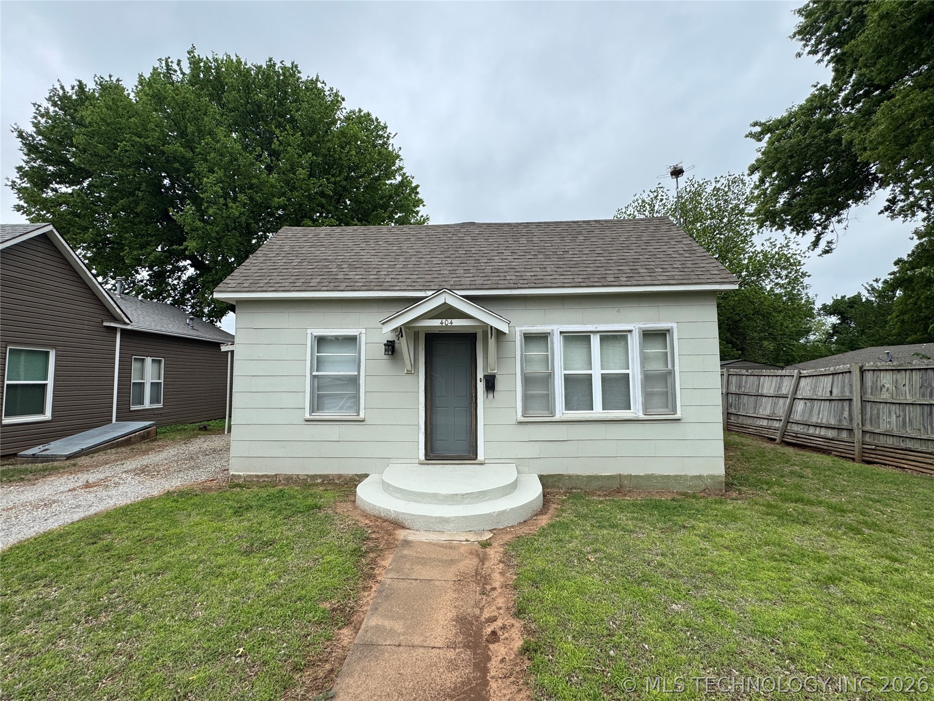 404 N Vine Avenue Cleveland OK 74020