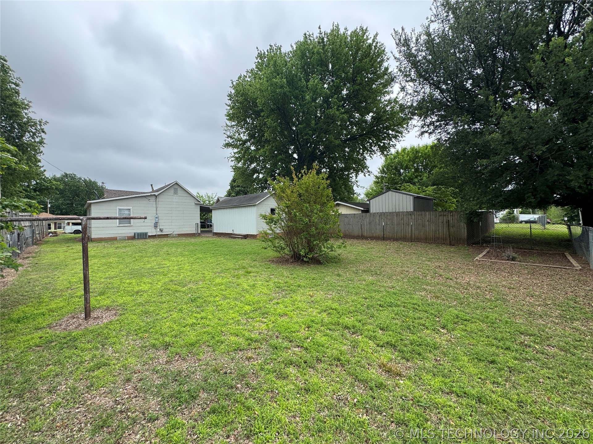 404 N Vine Avenue Cleveland OK 74020