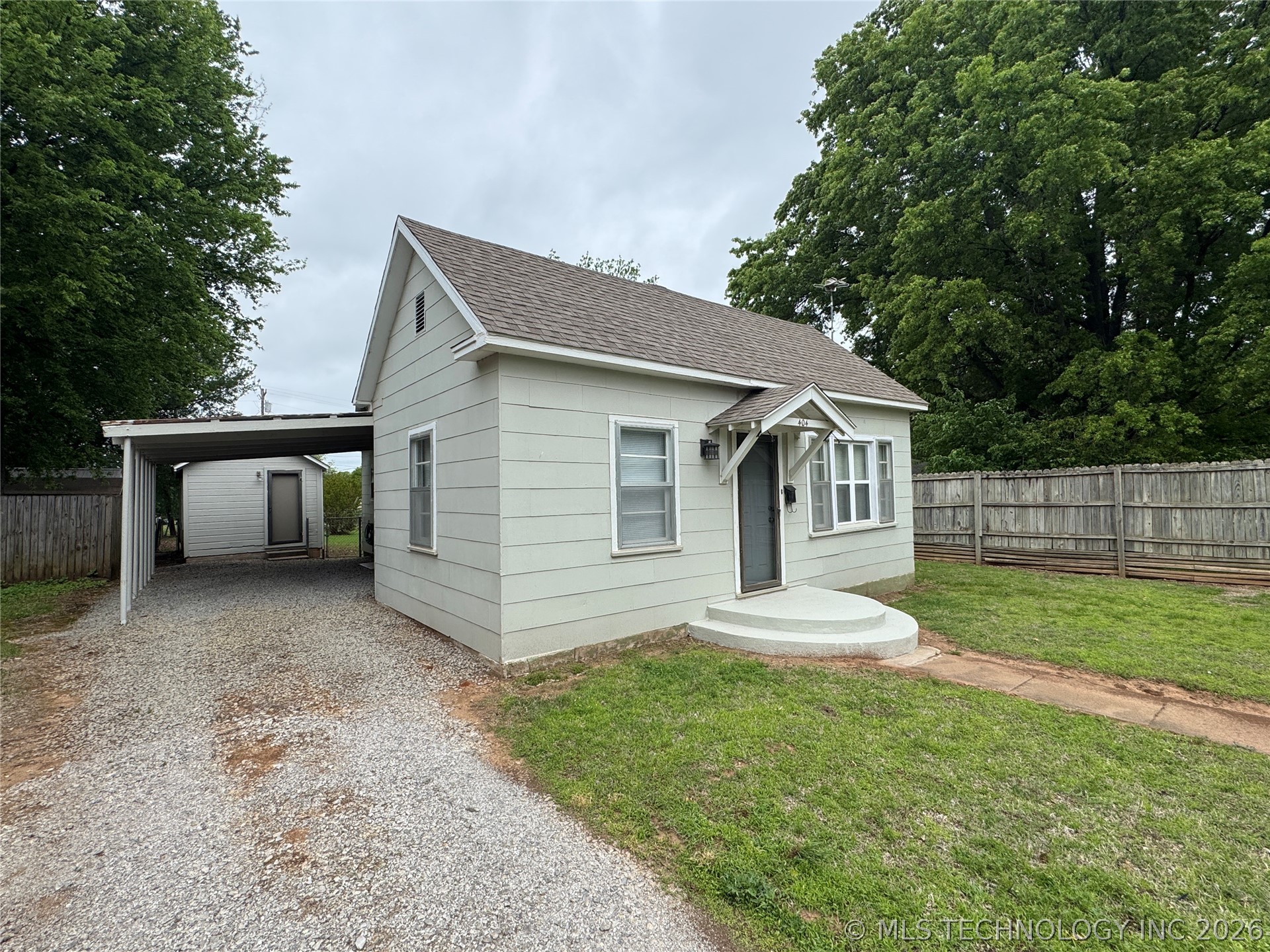 404 N Vine Avenue Cleveland OK 74020
