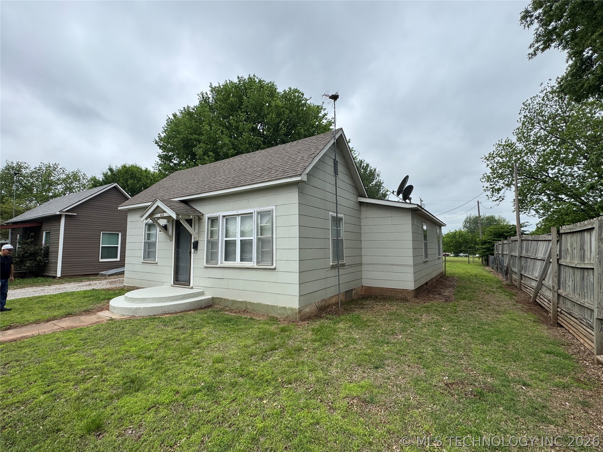 404 N Vine Avenue Cleveland OK 74020