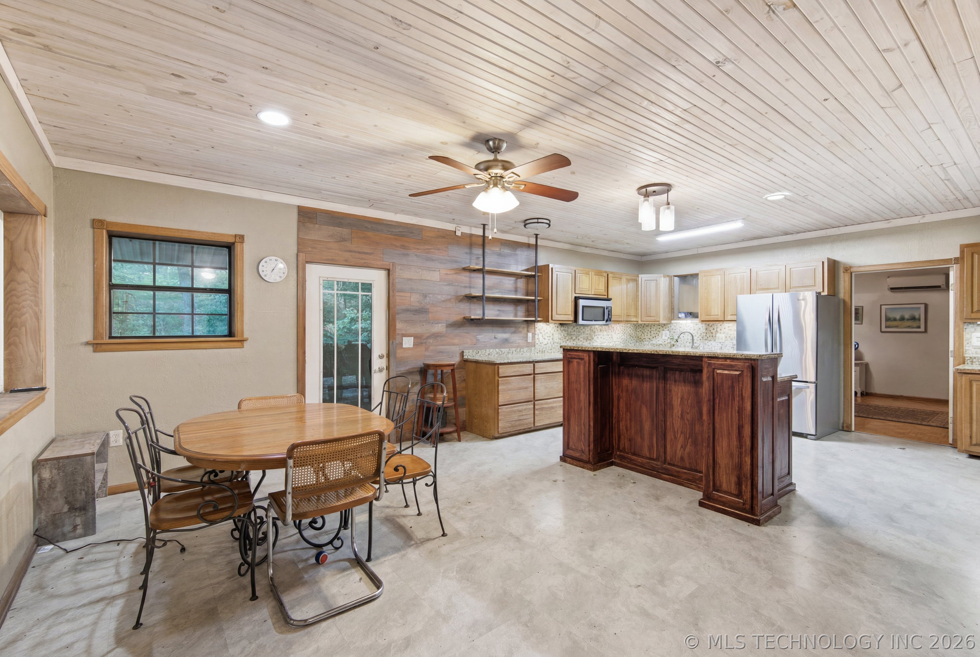 8049 N Highway 10 Tahlequah OK 74464