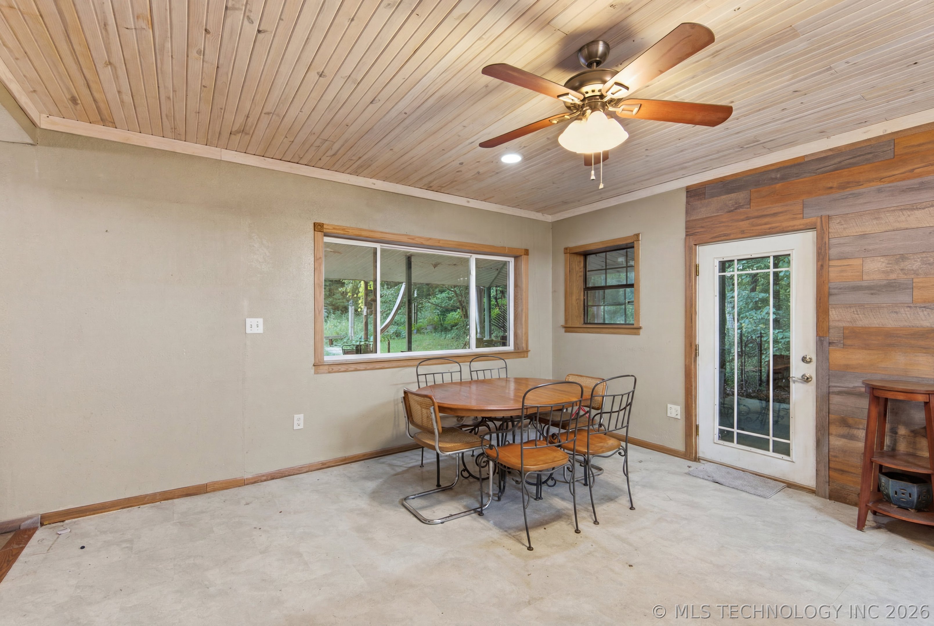 8049 N Highway 10 Tahlequah OK 74464
