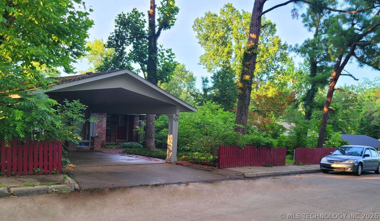 926 E 13th Street Claremore OK 74017