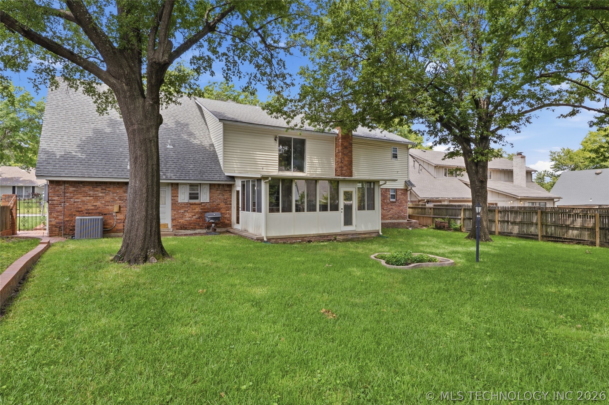6553 S Hudson Place Tulsa OK 74136