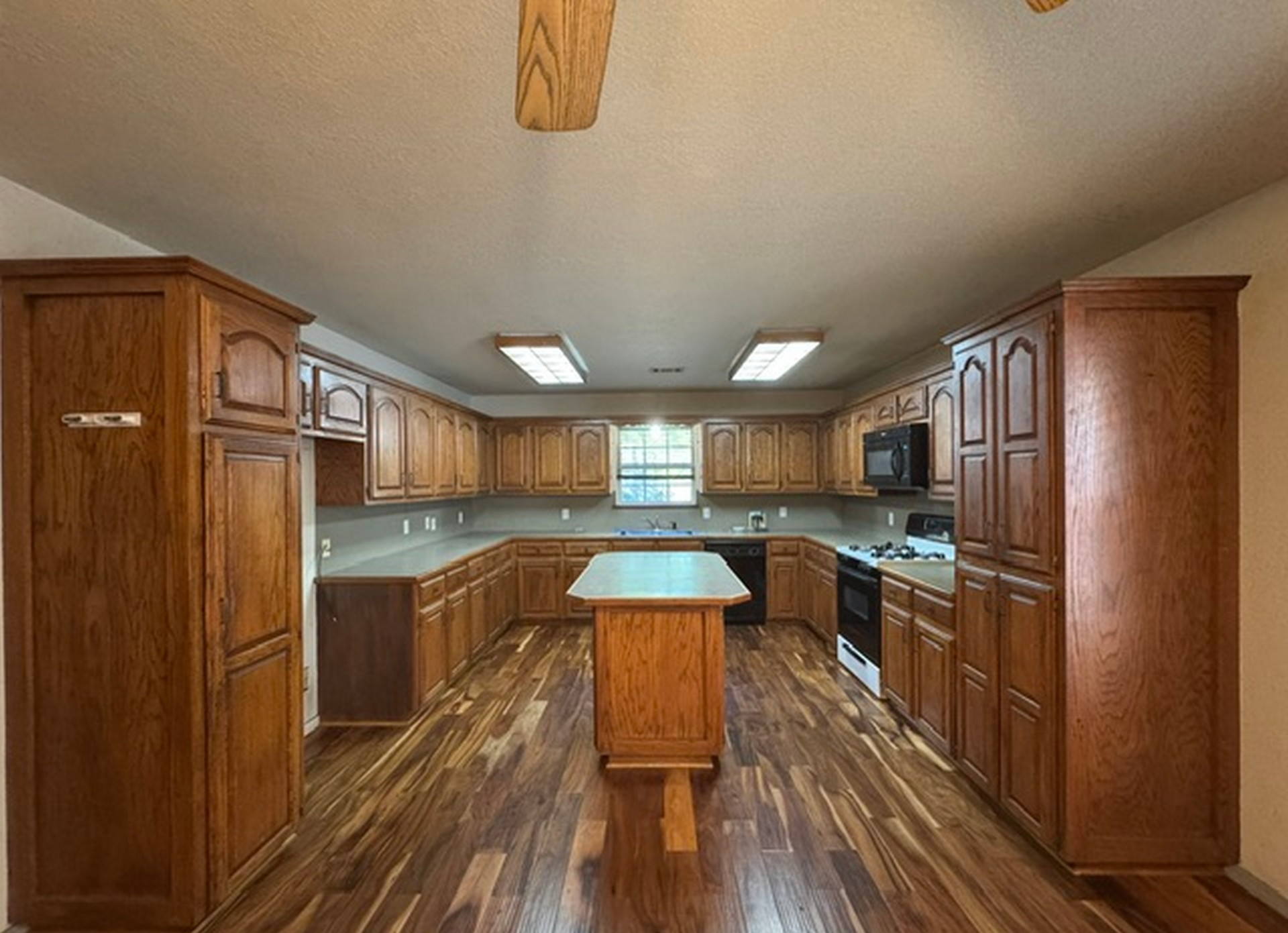 36785 Poteau Mountain Road Poteau OK 74953