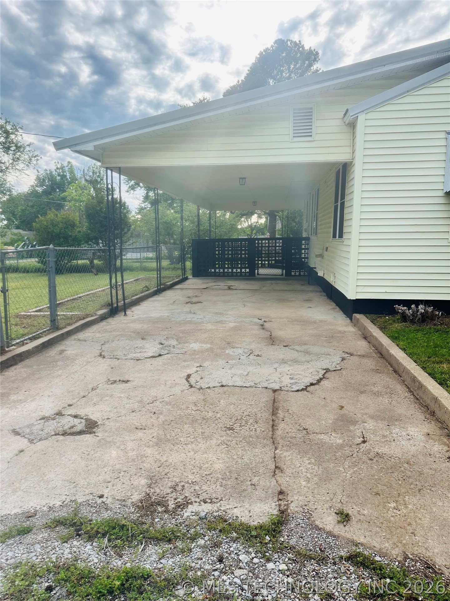 1001 Summit Street Henryetta OK 74437